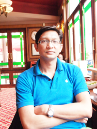 Thai Language Teacher Reading